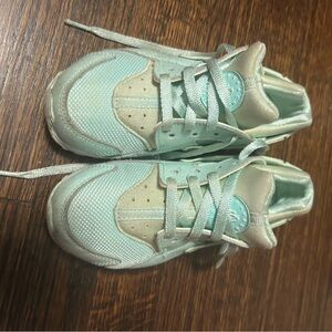 Nike huarache sneakers